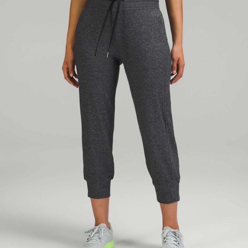 Lululemon Ready to Rulu Cropped Jogger | Weathered Green/Black | Size 8-10
